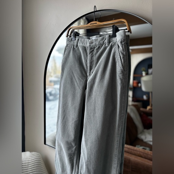 ARITIZIA TNA | Ripcord corduroy pant seafoam green| size 4 - Picture 6 of 9